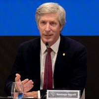 Santiago Bausili sostiene el status quo y advierte que persisten los riesgos para levantar el cepo a las empresas
