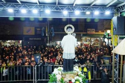 Miles de fieles iniciaron la fiesta de San Cayetano con la apertura del santuario
