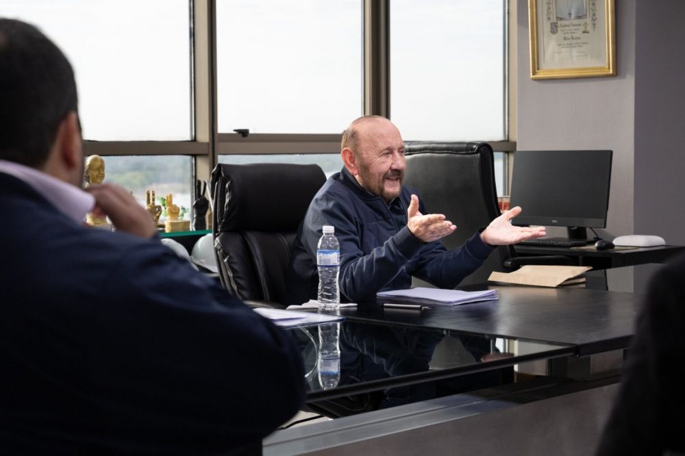 Gildo Insfr�n se vuelve a diferenciar del Gobierno Nacional y anuncia un incremento salarial del 15% para estatales
