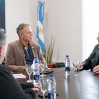 Tras la recomendaci�n de la OIT, los remiseros se reunieron con Sola para avanzar en la formalizaci�n de las apps: �Tienen que contratar los autos y poner a la gente bajo convenio�