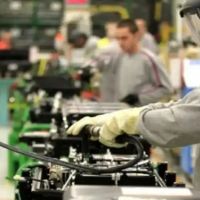 Las dos velocidades corporativas: las grandes empresas salen de compras mientras las pymes pelean por sobrevivir