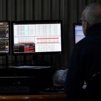 Crece la cautela entre los inversores y el mercado local pierde atractivo, pese a los buenos balances de las empresas
