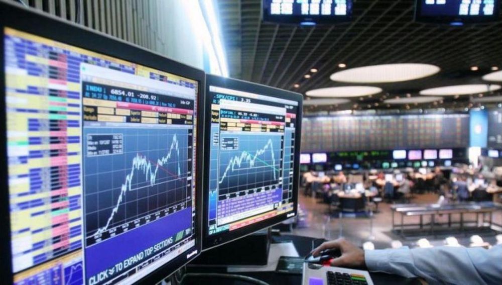 El menor ritmo de compra de divisas y el riesgo pa�s moderan la euforia financiera