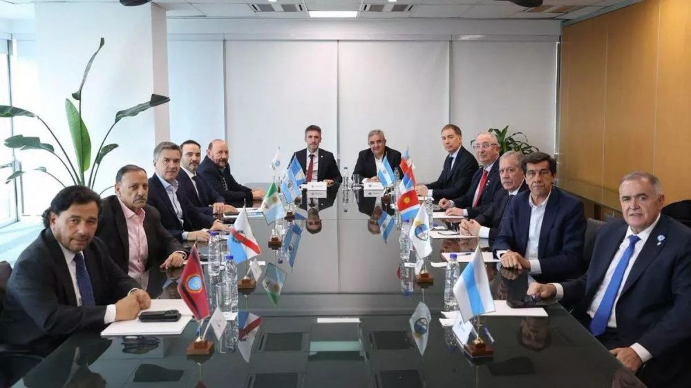 Tras el l�mite en el Senado, Santilli viaja a Misiones para negociar con los gobernadores del Norte Grande