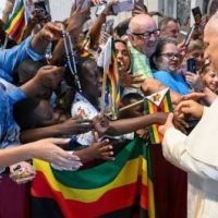 El Papa: No reducir la misa dominical a una reuni�n pasiva o virtual, santificarla con una presencia viva