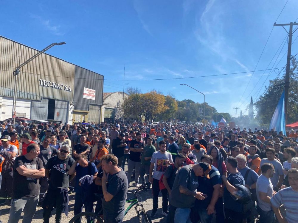 La intervenci�n de la UOM cerr� la paritaria sider�rgica pero Villa Constituci�n la rechaz�, amaga con judicializarla y ya avanza en protestas