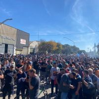 La intervenci�n de la UOM cerr� la paritaria sider�rgica pero Villa Constituci�n la rechaz�, amaga con judicializarla y ya avanza en protestas