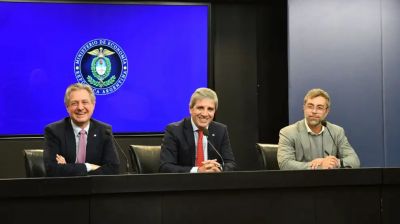 El Gobierno flexibiliz� los cr�ditos para empresas para sumar liquidez pero aumenta el riesgo de dolarizaci�n