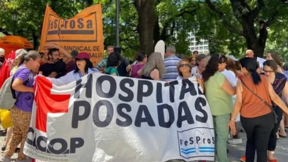 Profesionales de la Salud rechazaron la medida de gobierno de cobrar a extranjeros en los hospitales nacionales