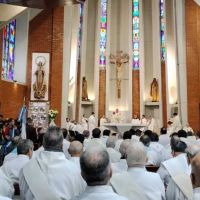 Avellaneda-Lan�s: la comunidad diocesana vivi� la fiestas patronales con el nuncio