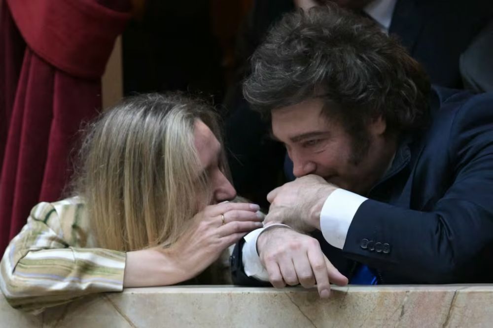 Tras diez d�as de encierro, Milei sale de Olivos para un discurso protocolar