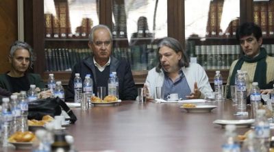 Por el incumplimiento del Gobierno, sigue el paro en las universidades al menos hasta fines de agosto