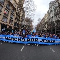 Una multitud colm� ayer las calles porte�as en una hist�rica edici�n de �Marcho por Jes�s�