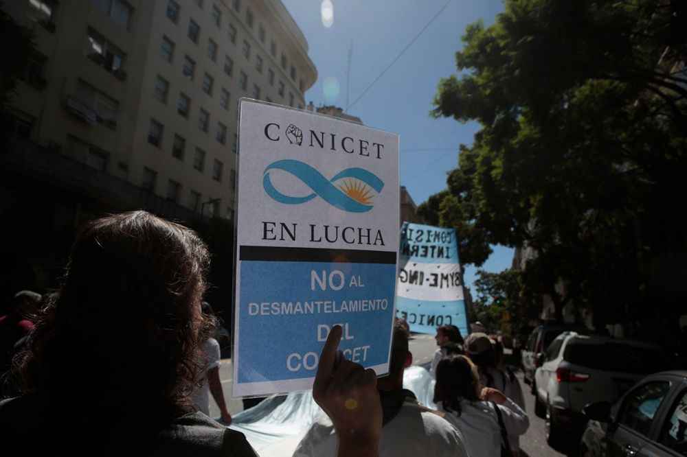 Los salarios en ciencia y tecnolog�a volvieron a perder contra la inflaci�n, en julio, y ya acumulan un 40,5% de derrumbe desde que asumi� Milei