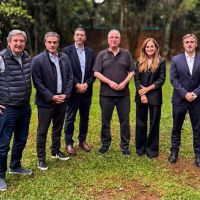 En una visita con impacto pol�tico, el peronismo federal busc� sumar a Passalacqua y Misiones podr�a salir de la �rbita libertaria