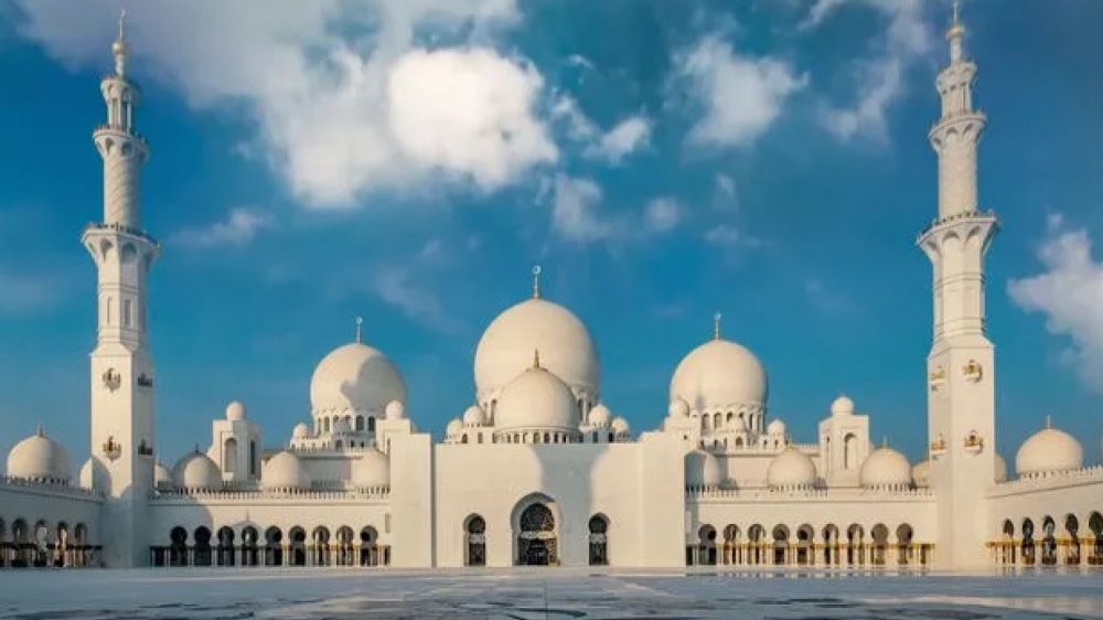 La Gran Mezquita Sheij Zayed de Abu Dhabi recibi� m�s de tres millones de visitantes en el primer semestre