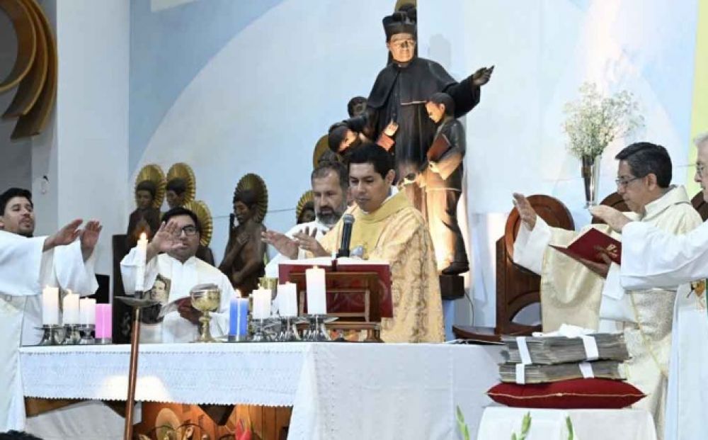 Salesianos celebran 25 a�os de una iglesia dedicada a Don Bosco en popular distrito de Lima, Per�