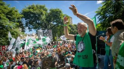 Para Aguiar, el endeudamiento de las familias trabajadoras es capaz de causar �un estallido social�