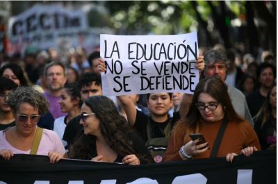 La universidad no se rinde y contin�a de paro