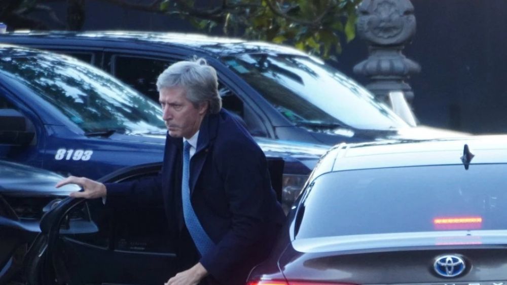 El d�lar que usan las empresas super� los 1.600 pesos, en otra jornada caliente