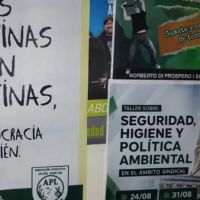 Trabajadores legislativos desafiaron a Menem y colocaron carteles por Malvinas en el Congreso