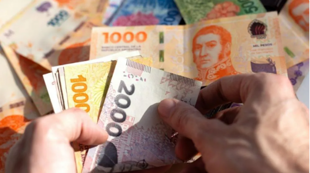 A un a�o de las elecciones 2027, el Gobierno busca elevar el salario m�nimo a $1 mill�n