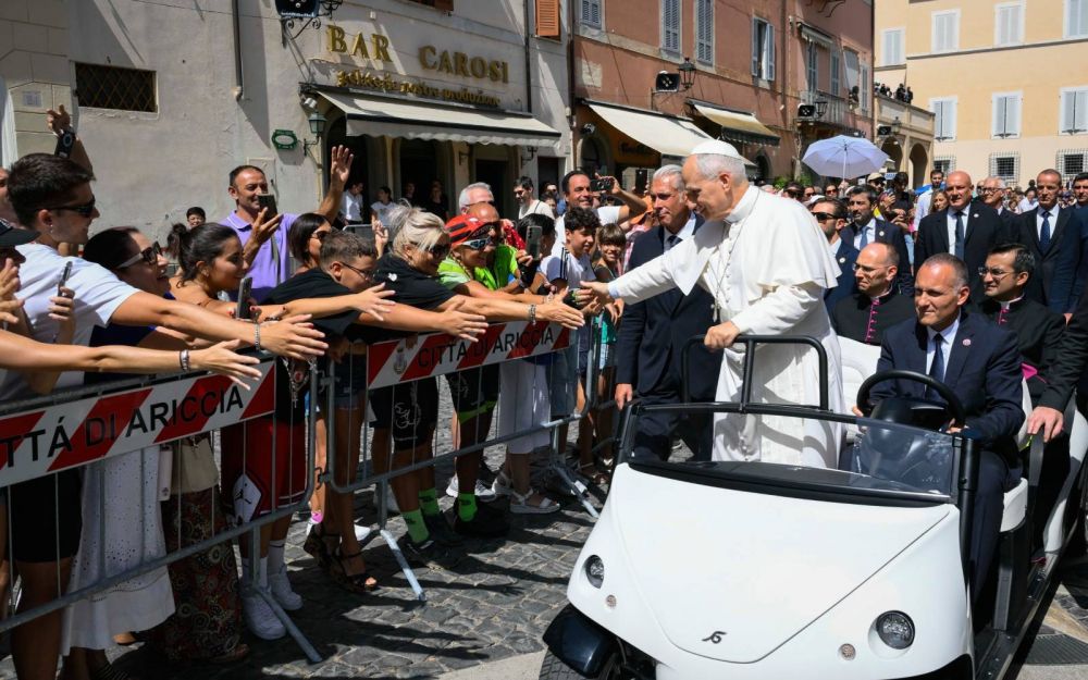 El Papa anima a ser humildes y d�ciles si los caminos de Dios �est�n muy alejados de los nuestros�