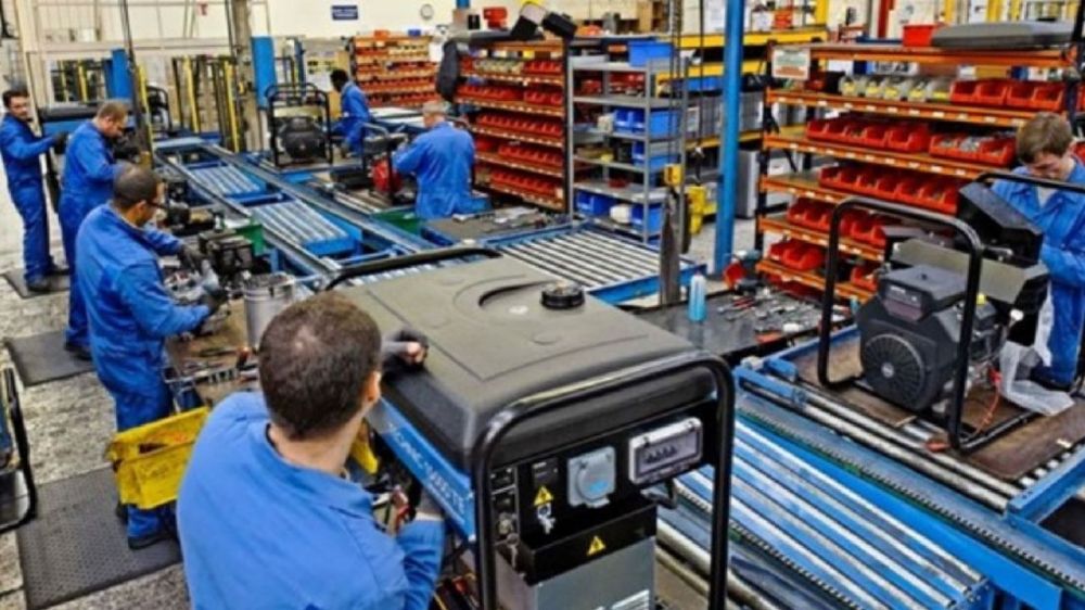 D�a de la Industria: Seg�n datos oficiales, el 2026 es el peor momento en d�cadas para el sector manufacturero con m�s de 97 mil puestos de trabajo perdidos