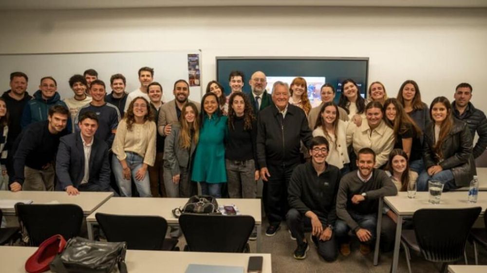Barrionuevo llam� a construir un nuevo liderazgo pol�tico de cara a 2027