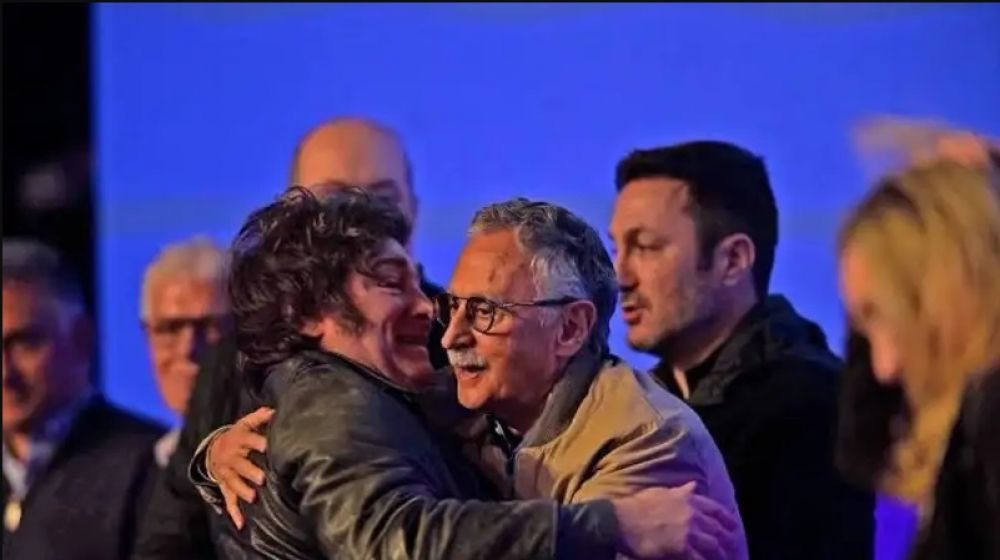 Desde que asumi� Milei, m�s de 1.200.000 argentinos se quedaron sin cobertura m�dica privada y crece el riesgo de colapso de la salud p�blica