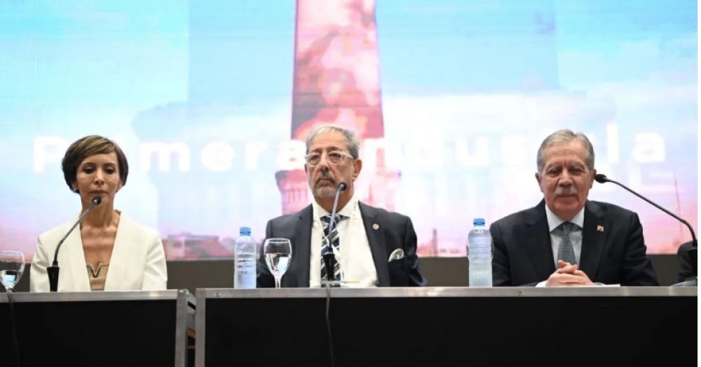El gobernador particip� de la apertura del congreso de la federaci�n argentina de sociedades de ginecolog�a y obstetricia