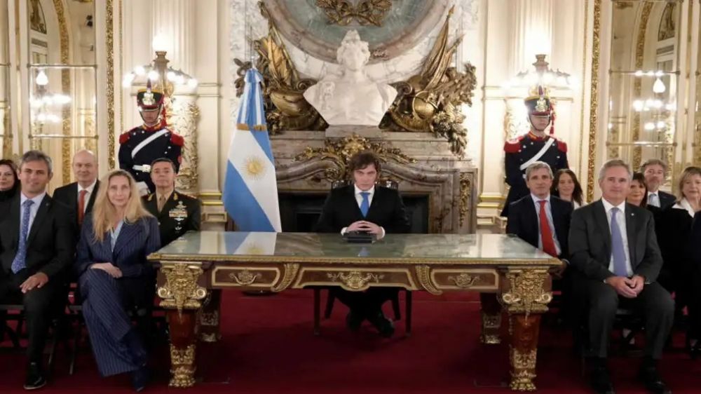 Milei anunci� sanciones para empresas que operen en Malvinas y la construcci�n de una base naval en Tierra del Fuego