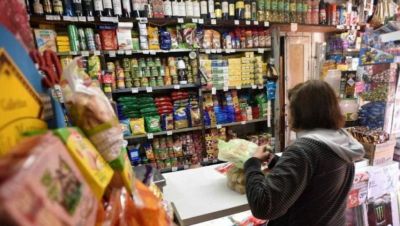 Comercios: la gente apela cada vez m�s a ofertas y promociones, y una de cada tres compras es de productos rebajados