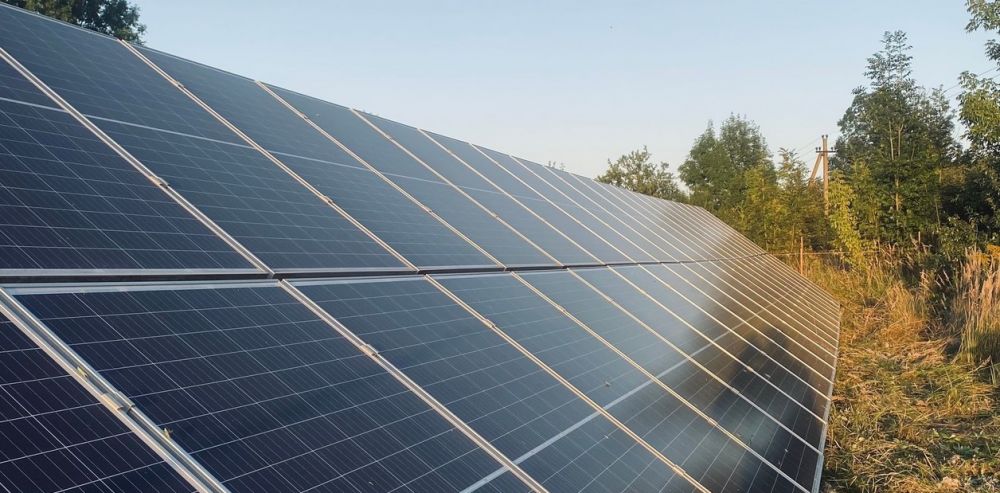 New Haven instal� 1.900 paneles solares en un vertedero clausurado que durante d�cadas recibi� la basura de la ciudad y un informe estim� que estos sitios podr�an albergar 63 gigavatios de capacidad solar