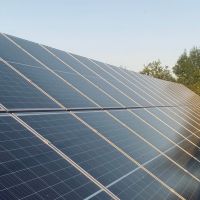 New Haven instal� 1.900 paneles solares en un vertedero clausurado que durante d�cadas recibi� la basura de la ciudad y un informe estim� que estos sitios podr�an albergar 63 gigavatios de capacidad solar