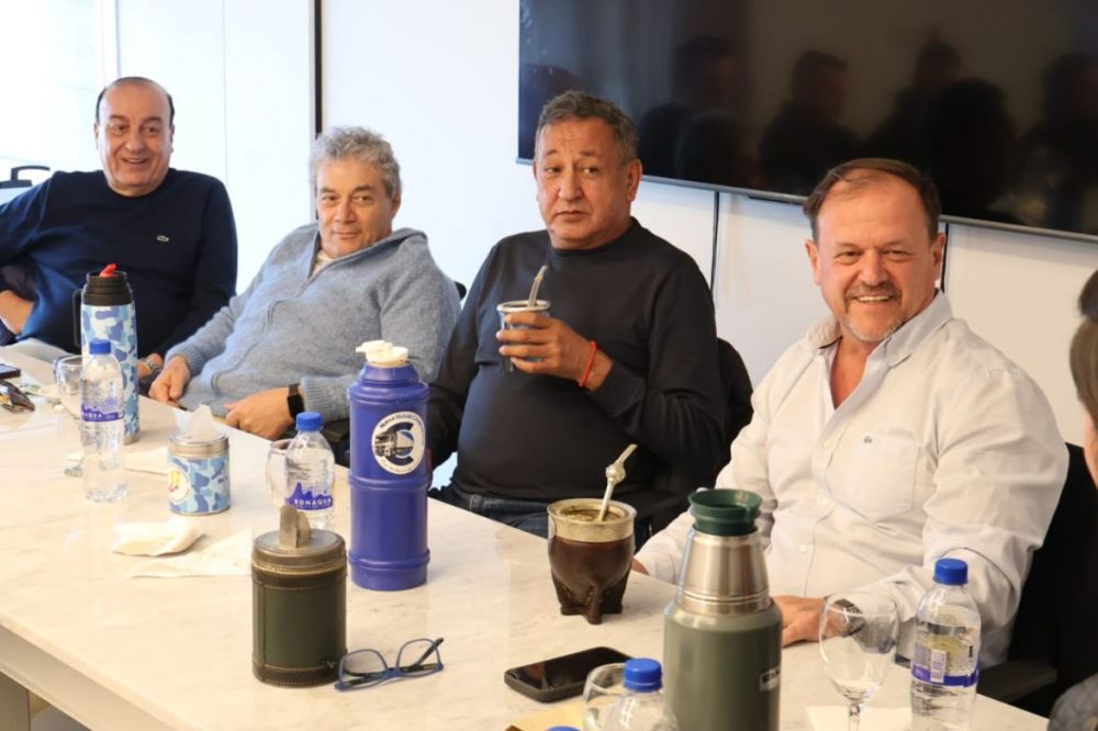 Cargado de iron�a, la UGATT arma agenda propia y el 5 e octubre anunciar� una protesta �a la Argentina�
