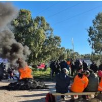 Despidos y suspensiones en miner�a: Galasur, con las puertas cerradas y custodia policial