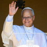 El Papa Le�n XIV insta a los j�venes de �frica a ser �constructores de puentes�