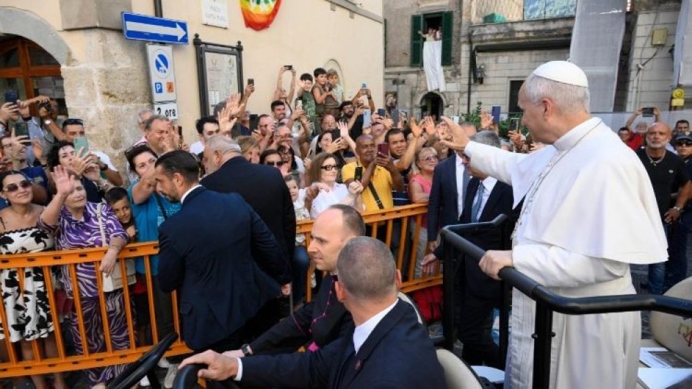 Le�n XIV: Dejemos que la paz crezca en nosotros y florecer� en el mundo