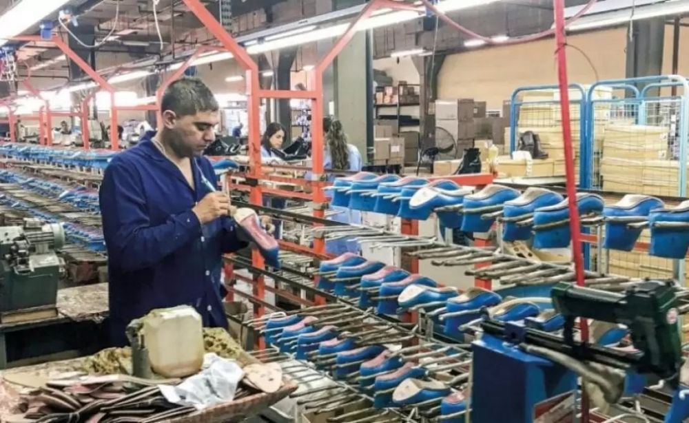 Cierres, despidos y hasta burlas de Karen Reichardt: la crisis en la industria del calzado por el fen�meno 