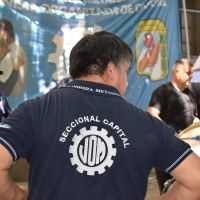 La intervenci�n de la UOM impuso el primer banco de horas metal�rgico en una automotriz china de Campana, la seccional de Furl�n