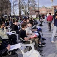 Gremios universitarios profundizan el plan de lucha en la calle con clases abiertas, marchas y paro por el financiamiento