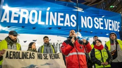 Tercerizados de Aerol�neas denuncian riesgo de despidos masivos y reducci�n de controles de carga en los vuelos