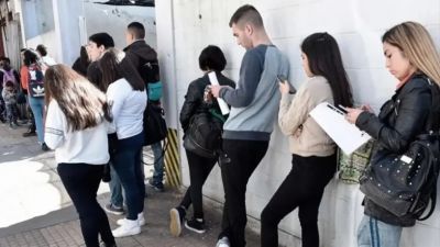 El desempleo escal� al 7,9% en el pa�s, roz� el 10% en la regi�n pampeana y la informalidad alcanz� un pico del 45%
