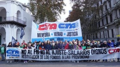 Las dos CTA intimaron al gobierno y exigen reabrir la discusi�n por el salario m�nimo