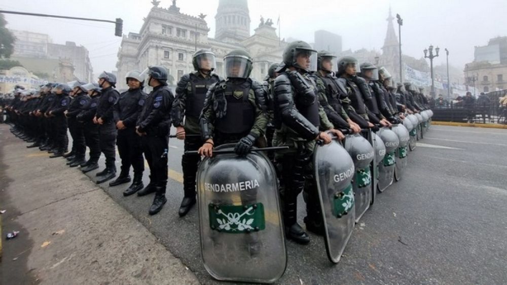Nuevos sueldos para las fuerzas federales desde septiembre con incrementos escalonados hasta diciembre de 2026