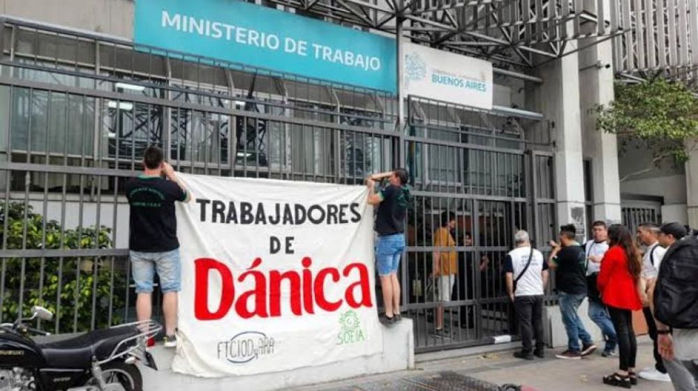 D�nica vuelve a anunciar el cierre de su planta de Llavallol y Aceiteros busca preservar los puestos de trabajo