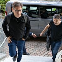 Axel Kicillof, a EEUU con traje de candidato: foto con Mamdani y reuniones con inversores