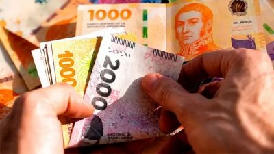 Los salarios subieron un 2,8% en julio impulsados por el sector p�blico, mientras el empleo privado sigue estancado