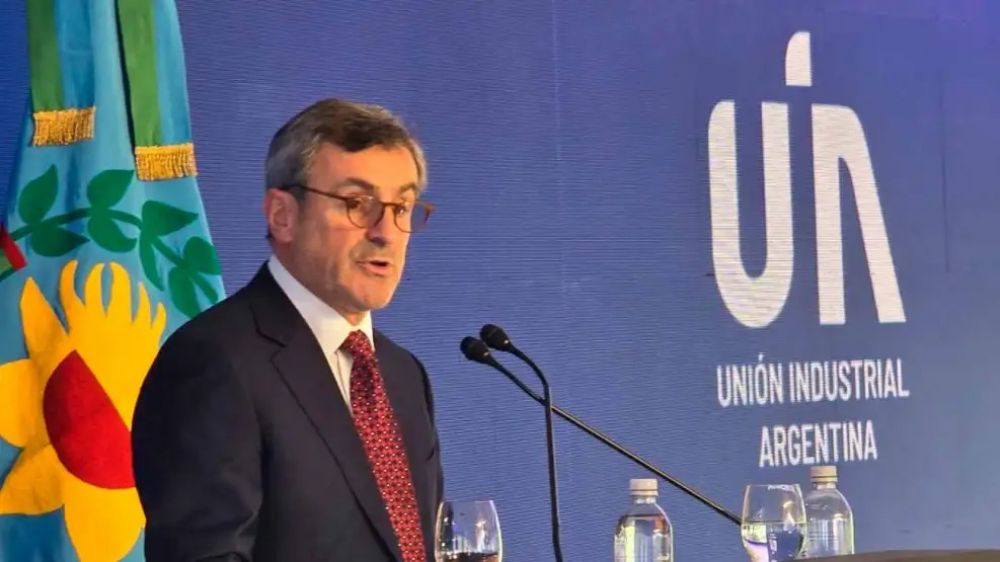 En medio de la crisis y ante el reclamo de la UIA, el Gobierno ensaya un plan soft para el rescate de la econom�a real